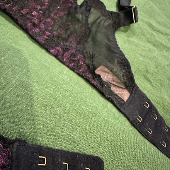 Agent Provocateur Sacha Bra 32D and Garter 2 - Picture 6 of 7